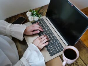 ホームページ制作の相場|どこで価格差が出るのか